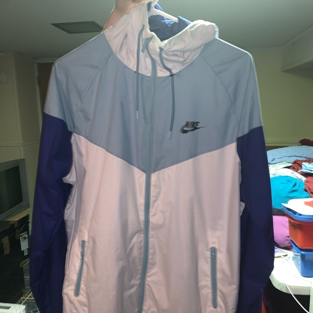 nike windbreaker